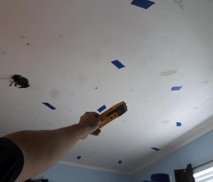 picture of a saturated ceiling